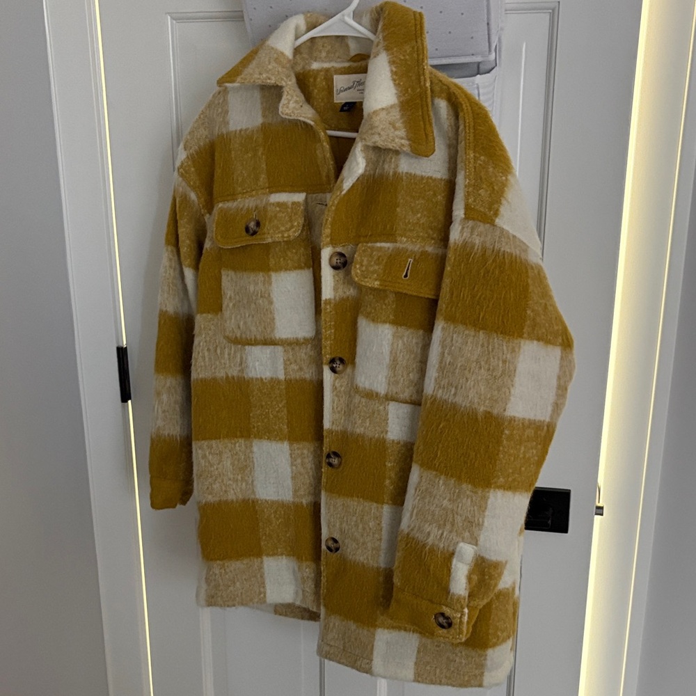 Universal Thread women’s Plaid Jacket in Mustard and Beige